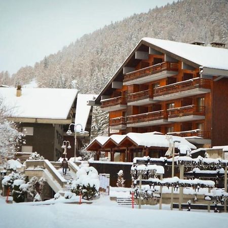 Des Masques Hotel Anzere Exterior photo